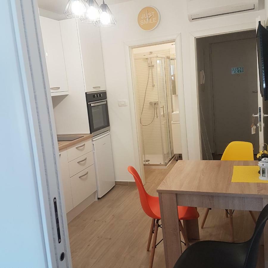 Apartment Milka Split Bagian luar foto